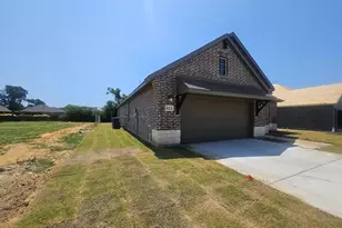 813 Silverleaf Dr, Ennis, TX 75119 - Photo 3