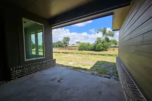 813 Silverleaf Dr, Ennis, TX 75119 - Photo 9