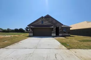 813 Silverleaf Dr, Ennis, TX 75119 - Photo 1