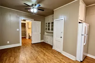 1002 Gregg St, Denton, TX 76201 - Photo 5