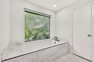 3900 N Shadycreek Dr, Arlington, TX 76013 - Photo 27