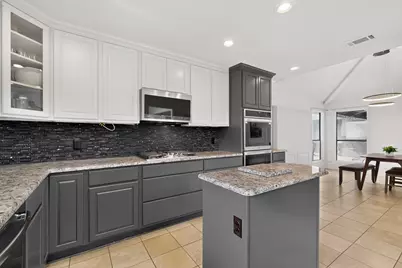 3900 N Shadycreek Drive, Arlington, TX 76013 - Photo 15