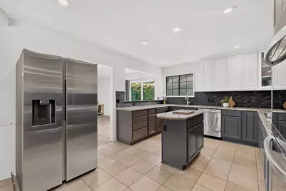 3900 N Shadycreek Drive, Arlington, TX 76013 - Photo 13