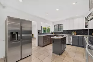 3900 N Shadycreek Dr, Arlington, TX 76013 - Photo 13