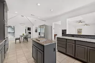 3900 N Shadycreek Dr, Arlington, TX 76013 - Photo 17