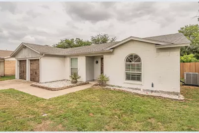 5612 Macgregor Drive, Haltom City, TX 76148 - Photo 3