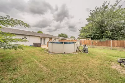 5612 Macgregor Drive, Haltom City, TX 76148 - Photo 31