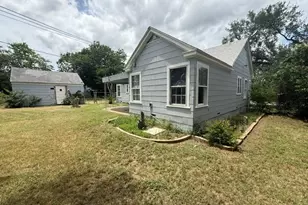 2404 Fairway Dr, Fort Worth, TX 76119 - Photo 15