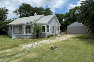 2404 Fairway Dr, Fort Worth, TX 76119 - Photo 3