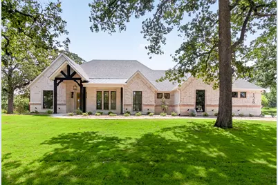126 Champions Way, Azle, TX 76020 - Photo 3