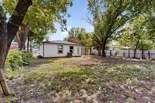 11303 Iris Dr, Balch Springs, TX 75180 - Photo 37