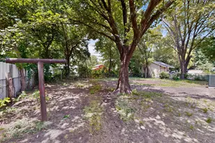 11303 Iris Dr, Balch Springs, TX 75180 - Photo 39