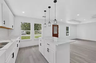 11303 Iris Dr, Balch Springs, TX 75180 - Photo 15