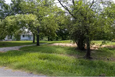 704 N Denison Street, Bells, TX 75414 - Photo 9