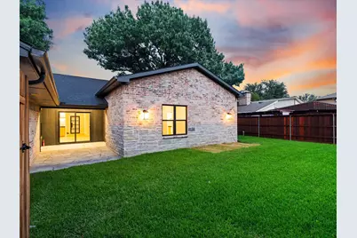 2813 Staffordshire Drive, Carrollton, TX 75007 - Photo 3