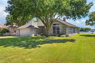 1803 Chisec Ct, Granbury, TX 76048 - Photo 5