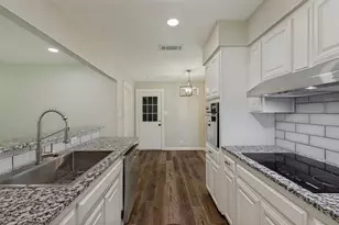 914 S Hyde Park Ave, Denison, TX 75020 - Photo 9