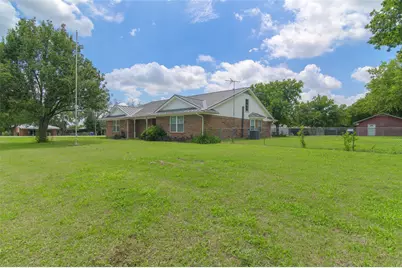 301 E 6th Street, Krum, TX 76249 - Photo 25