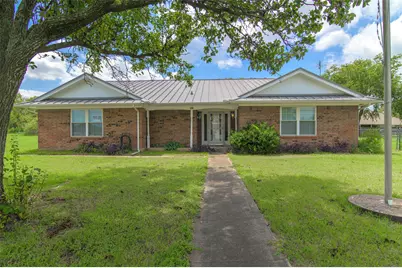301 E 6th Street, Krum, TX 76249 - Photo 1