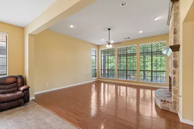 3024 N Camino Lagos, Grand Prairie, TX 75054 - Photo 17