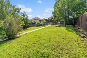 3024 N Camino Lagos, Grand Prairie, TX 75054 - Photo 29