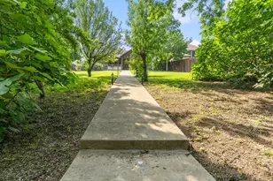 3024 N Camino Lagos, Grand Prairie, TX 75054 - Photo 27