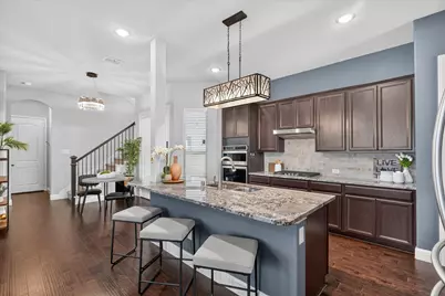 12766 Mercer Parkway, Farmers Branch, TX 75234 - Photo 11