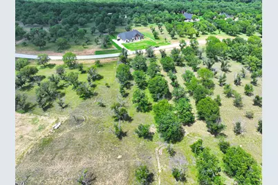 2131 E Landings N, Granbury, TX 76049 - Photo 3