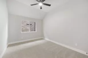1048 Snowy Owl Dr, Alvarado, TX 76009 - Photo 23