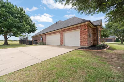 2211 Nottaway Drive, Cleburne, TX 76033 - Photo 3