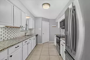 4 Cedar Ln, Bedford, TX 76021 - Photo 15