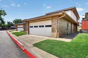 4 Cedar Ln, Bedford, TX 76021 - Photo 3