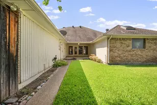 2311 Heatherwoods Way, Carrollton, TX 75007 - Photo 27