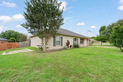 1105 Ashwood Court, Cleburne, TX 76033 - Photo 5