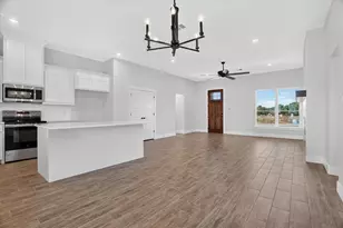 1097 Colt Rd, Springtown, TX 76082 - Photo 11