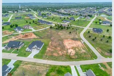 2413 Candlestick Drive, Granbury, TX 76049 - Photo 3