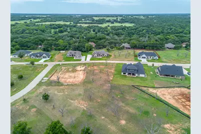 2413 Candlestick Drive, Granbury, TX 76049 - Photo 9