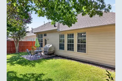 9827 Cliffside Drive, Irving, TX 75063 - Photo 27