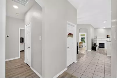 9827 Cliffside Drive, Irving, TX 75063 - Photo 5