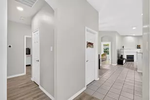 9827 Cliffside Dr, Irving, TX 75063 - Photo 5