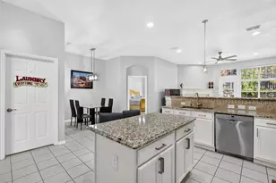 9827 Cliffside Dr, Irving, TX 75063 - Photo 11