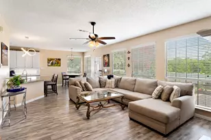 615 E Lynn Creek Dr, Arlington, TX 76002 - Photo 7