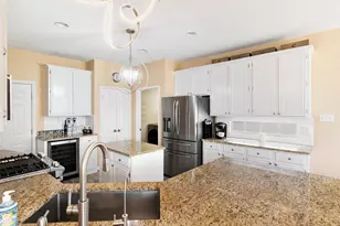 615 E Lynn Creek Dr, Arlington, TX 76002 - Photo 9