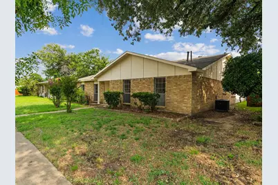 1926 Rambling Ridge Lane, Carrollton, TX 75007 - Photo 3