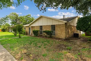1926 Rambling Ridge Ln, Carrollton, TX 75007 - Photo 3