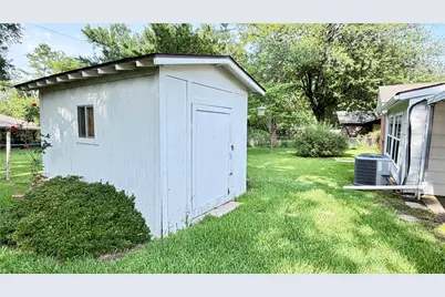 309 Glen Oaks, Bonham, TX 75418 - Photo 19