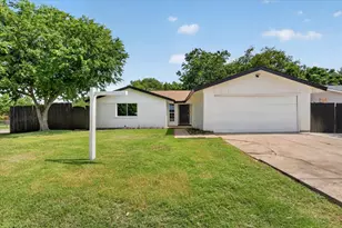 501 Kent Dr, Lewisville, TX 75067 - Photo 3