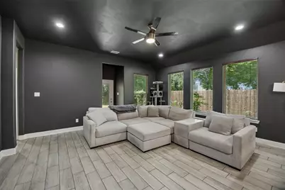 4030 Gilmore Street, Fort Worth, TX 76111 - Photo 3