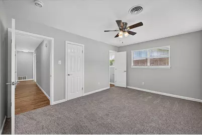 154 Hallmark Drive W, Fort Worth, TX 76134 - Photo 11