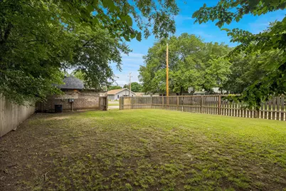 344 N Taylor Street, Gainesville, TX 76240 - Photo 29
